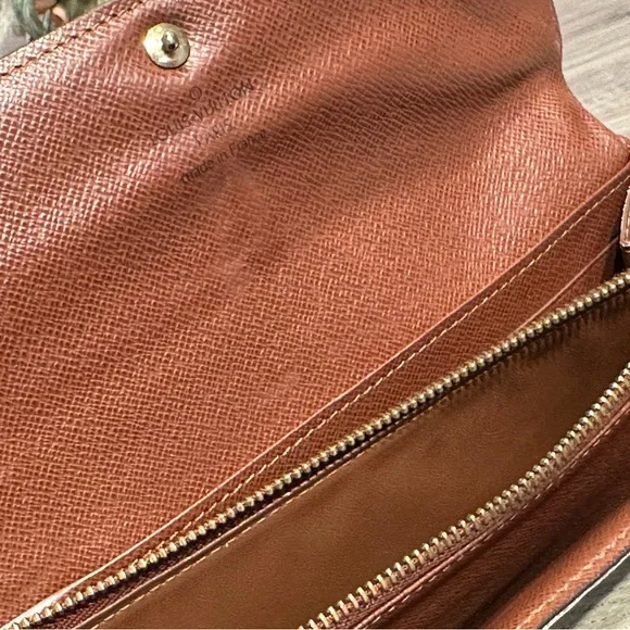 Louis Vuitton Monogram Sarah Wallet - Picture 12 of 12